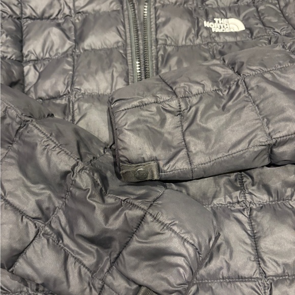 The North Face Quilted Jacket - Picture 7 of 10